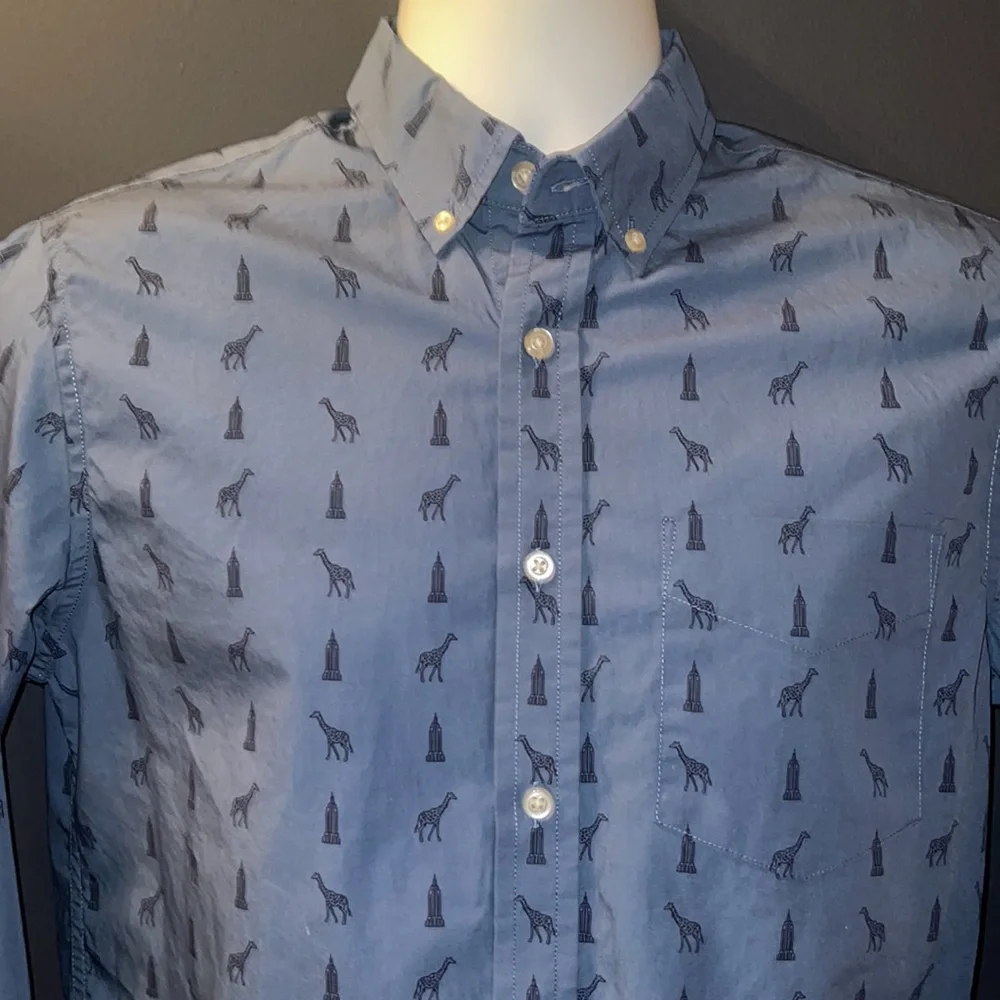 BANANA REPUBLIC Button Down Shirt. Size Small